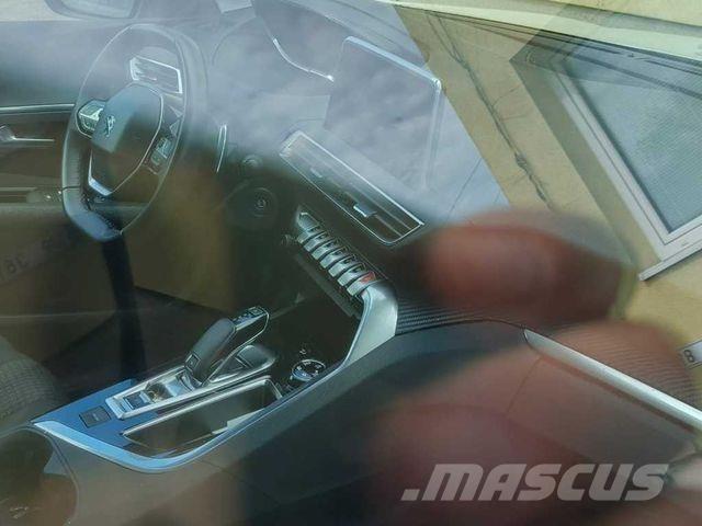 Peugeot 3008 Kis teherszállító/Platós kocsi