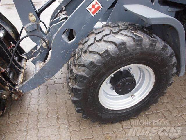 Terex TL100 Gumikerekes homlokrakodók