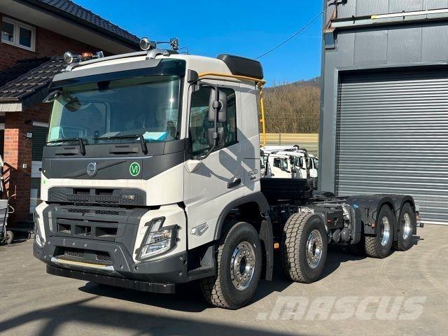 Volvo FMX 500 8x4 Fülkés alváz