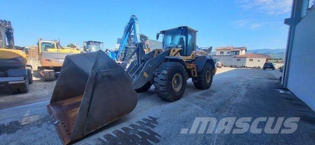 Volvo L 120 H Gumikerekes homlokrakodók