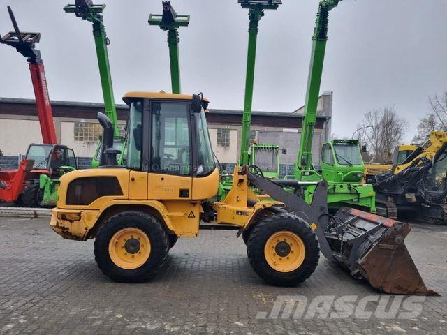 Volvo L 30 G Gumikerekes homlokrakodók