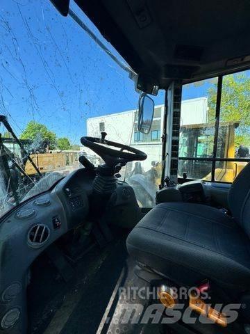 Volvo L 90 F Gumikerekes homlokrakodók