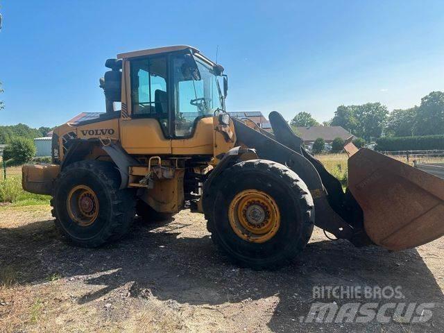 Volvo L 90 F Gumikerekes homlokrakodók