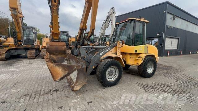 Volvo L30B Gumikerekes homlokrakodók