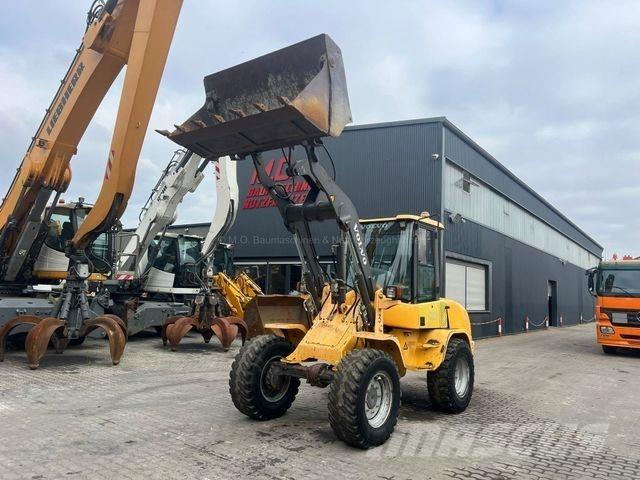 Volvo L30B Gumikerekes homlokrakodók