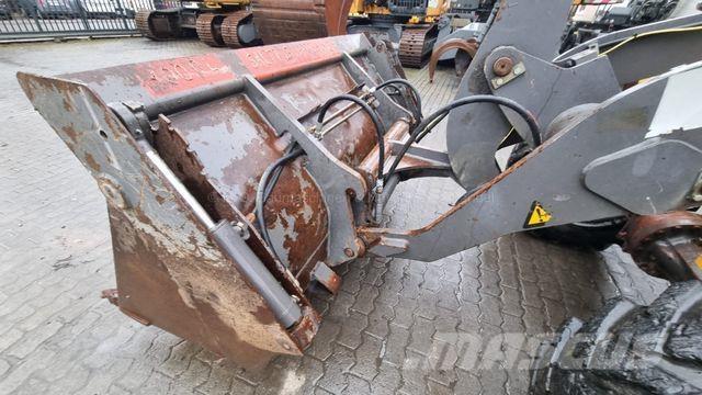 Volvo L30B Pro Gumikerekes homlokrakodók