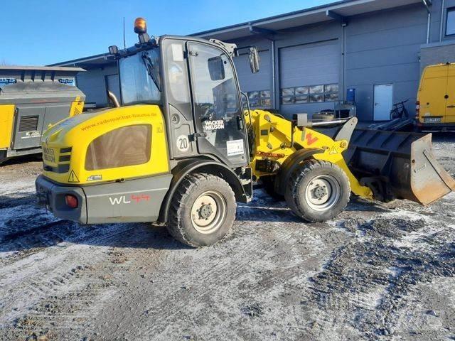 Wacker WL 44 Gumikerekes homlokrakodók