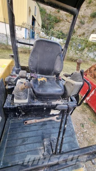 CAT 305ECR Mini kotrók < 7t