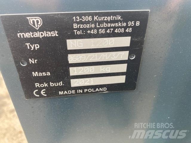  - - -  1200 KG Orr súlyok