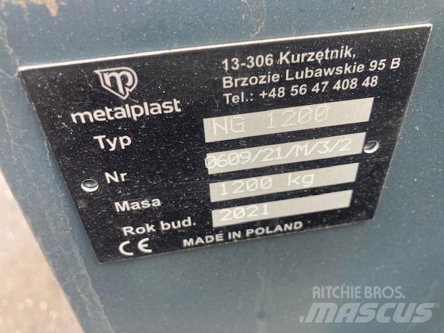  - - -  1500 KG Orr súlyok