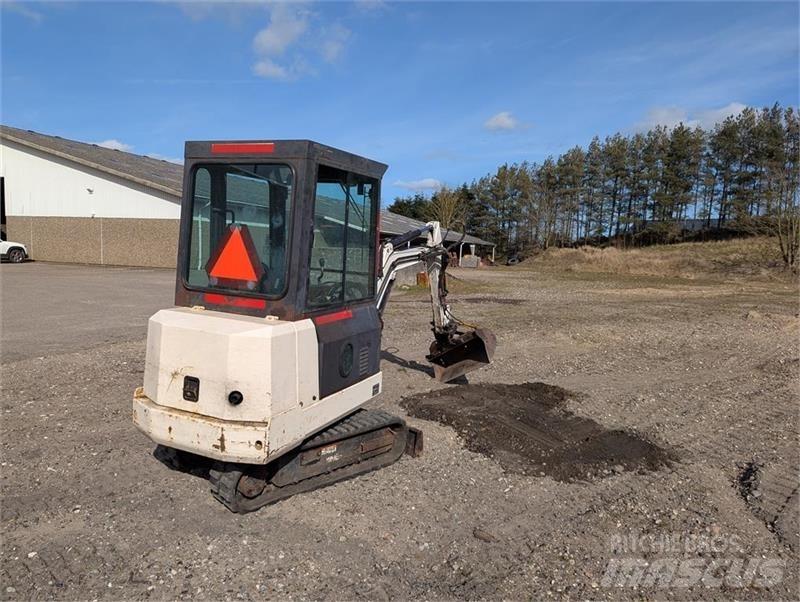 Bobcat X220 Mini kotrók < 7t
