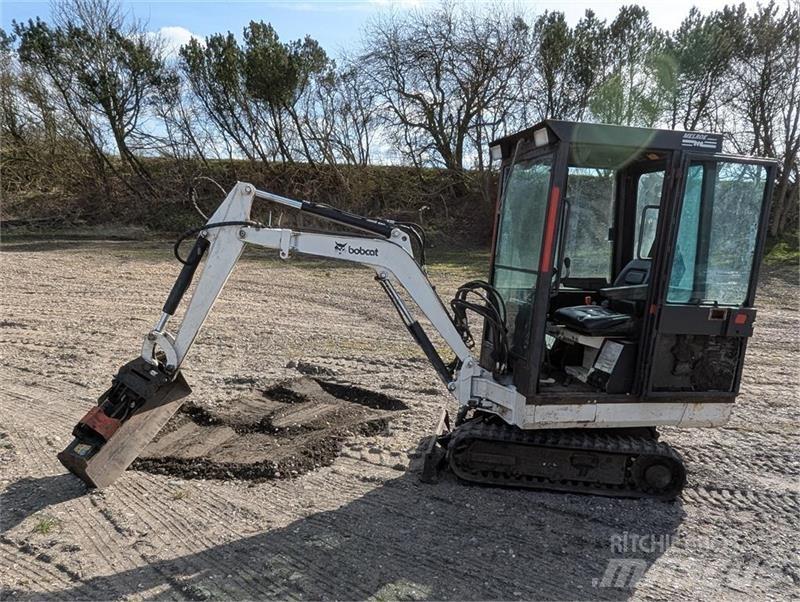 Bobcat X220 Mini kotrók < 7t