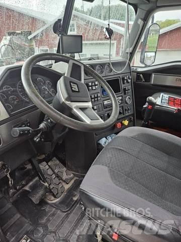CAT Truck Transporterek