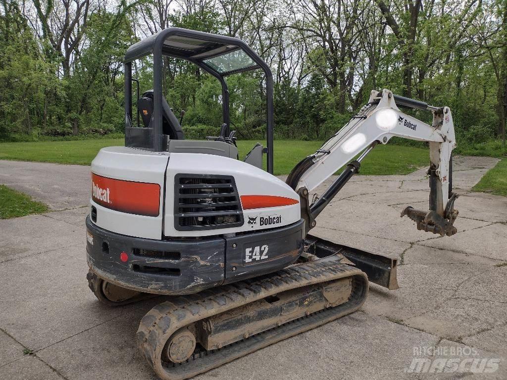 Bobcat E42 Mini kotrók < 7t