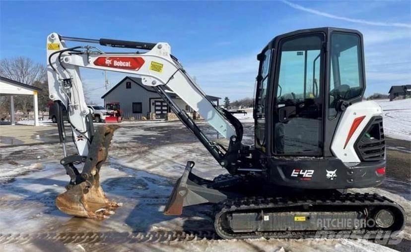 Bobcat E42 Mini kotrók < 7t