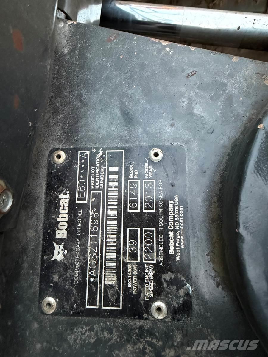 Bobcat E60 Lánctalpas kotrók