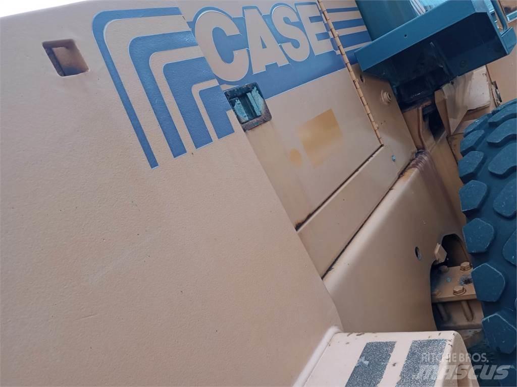 CASE 721C Gumikerekes homlokrakodók