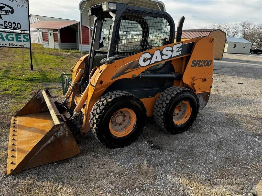 CASE SR250 Kompaktrakodók