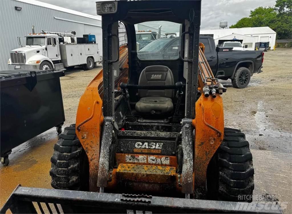CASE SR250 Kompaktrakodók