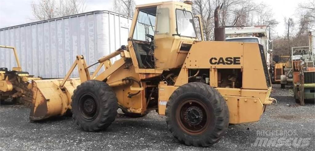 CASE W20C Gumikerekes homlokrakodók