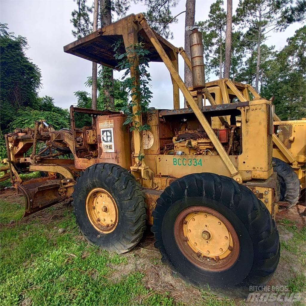 CAT 12E Gréderek