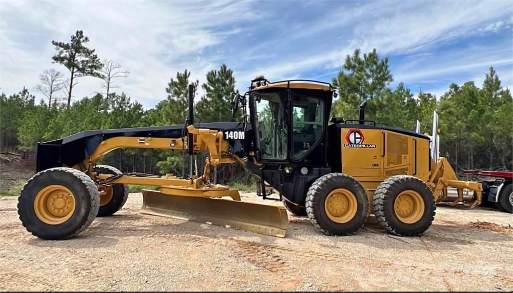 CAT 140M Gréderek