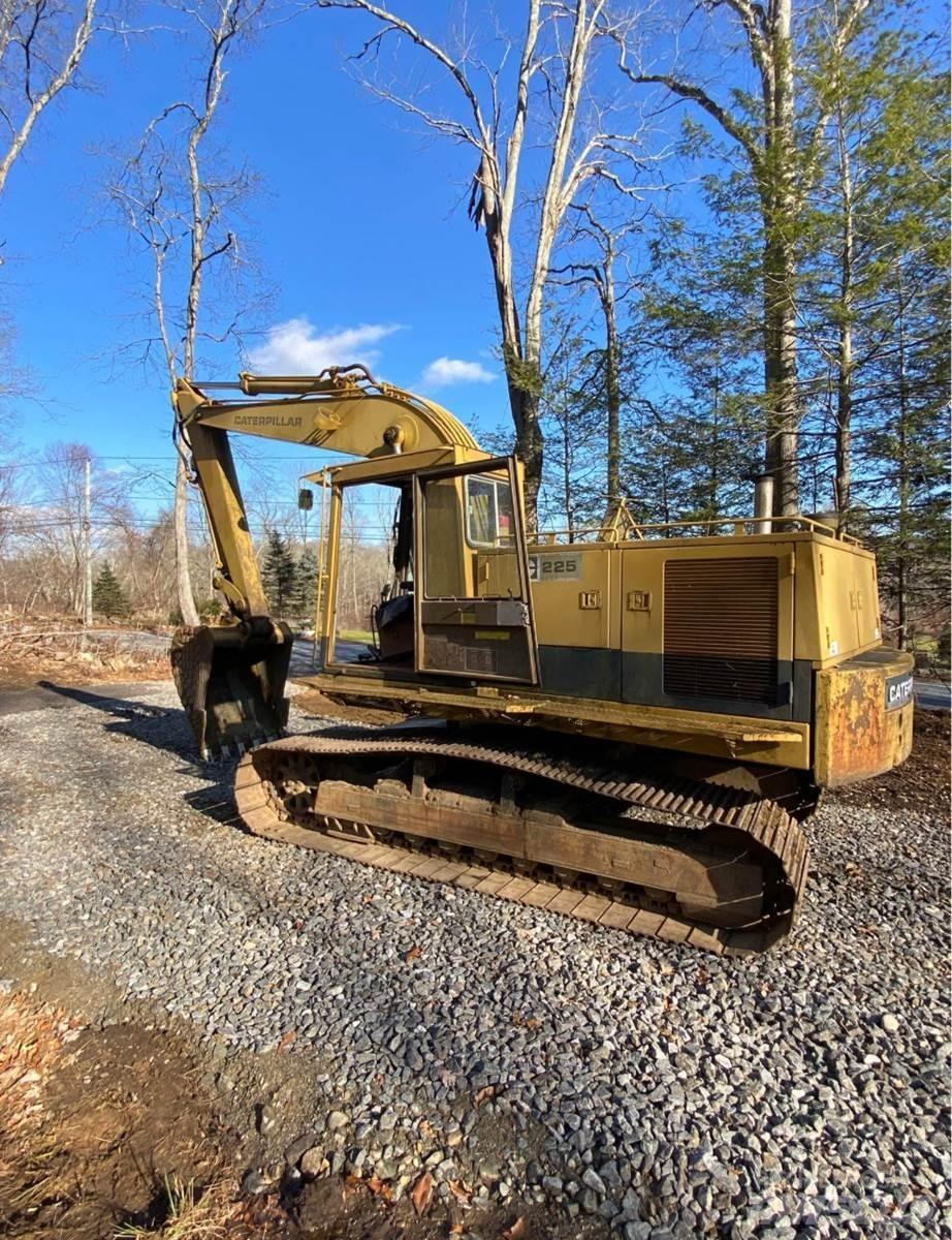 CAT 225 Lánctalpas kotrók