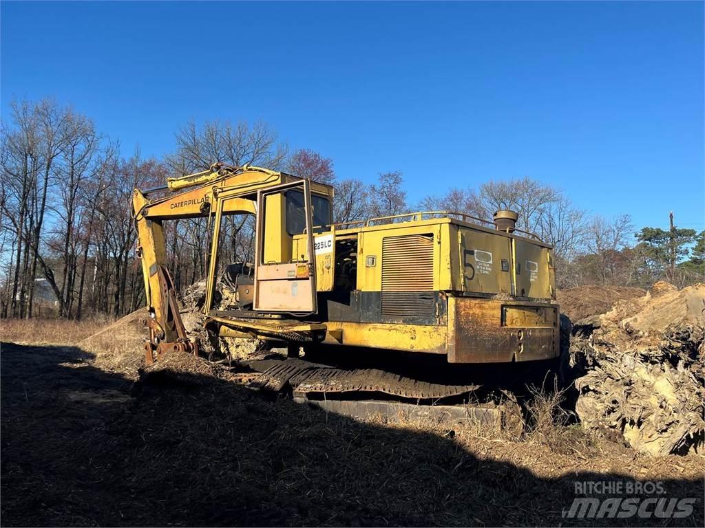 CAT 225 LC Lánctalpas kotrók