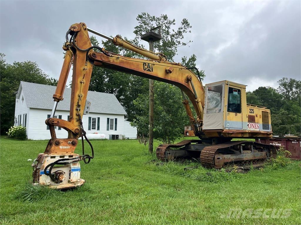 CAT 225 LC Lánctalpas kotrók