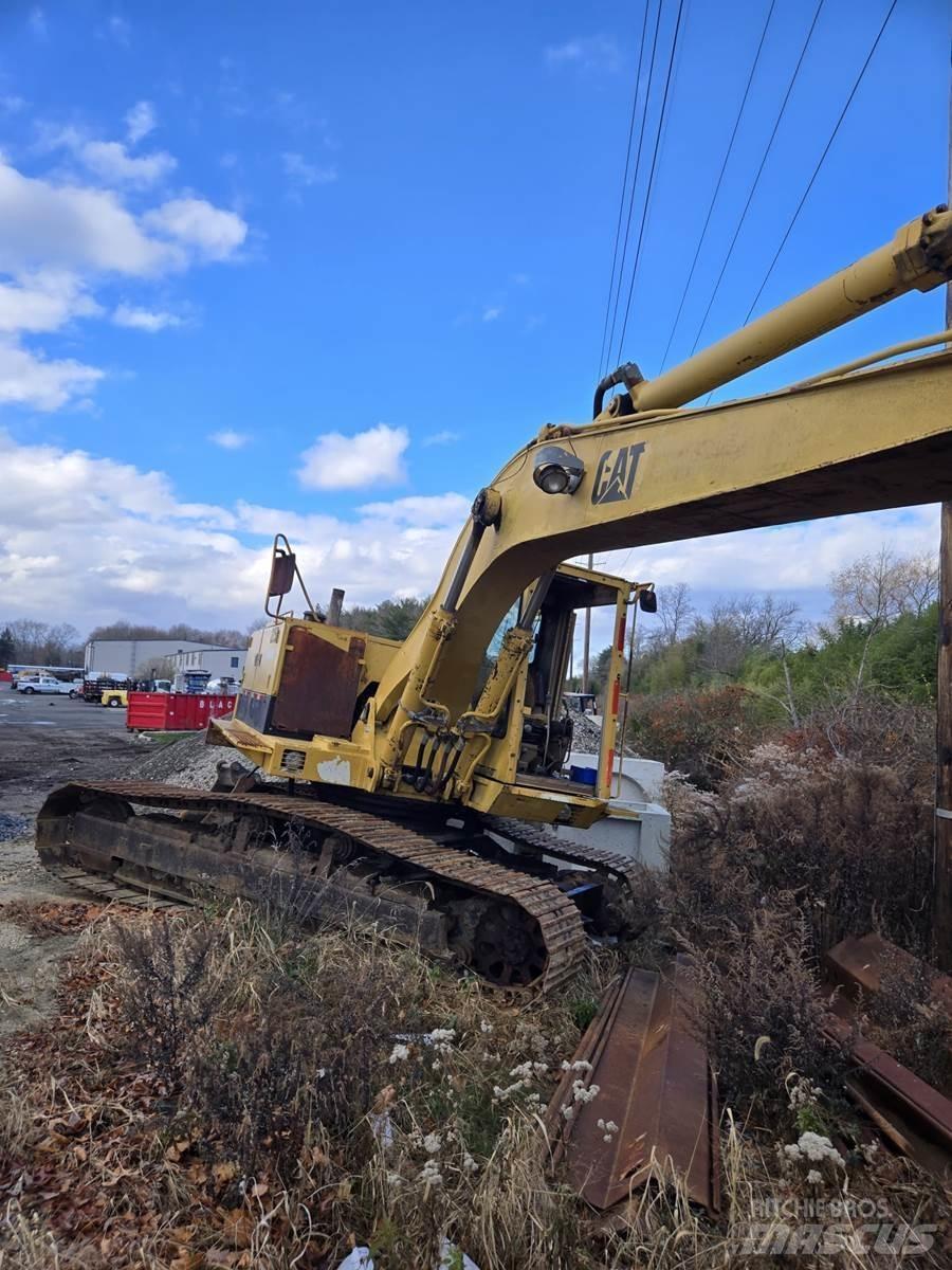 CAT 225D Lánctalpas kotrók