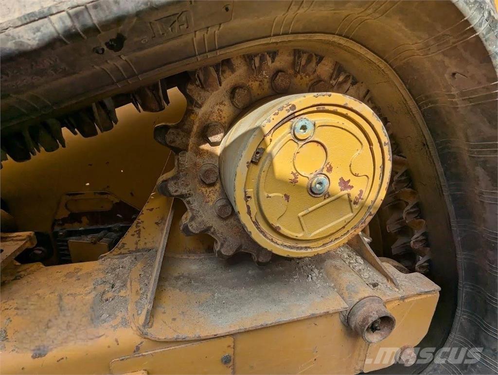 CAT 239D3 Kompaktrakodók