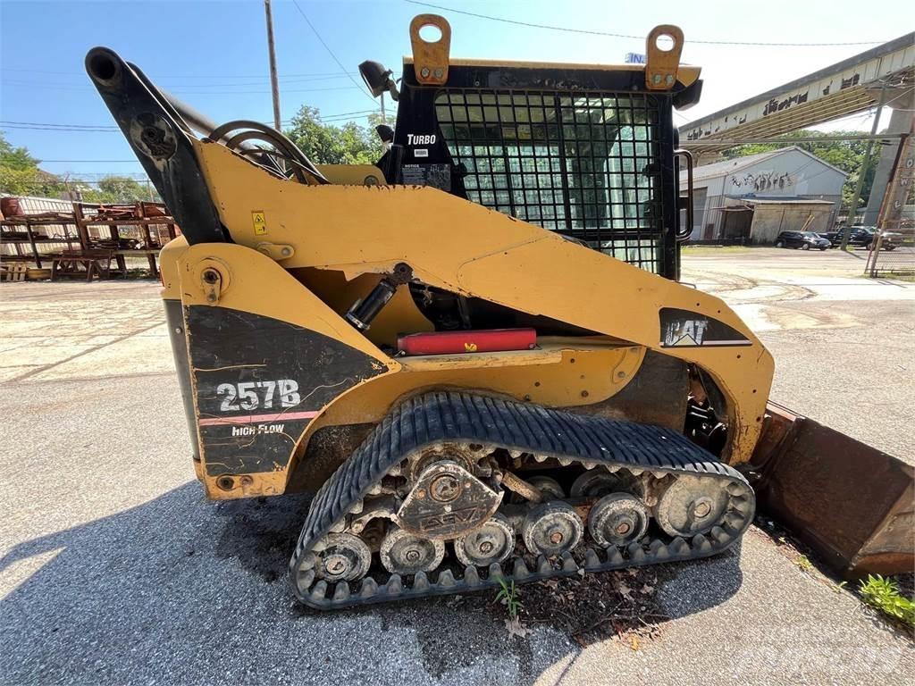 CAT 257B Kompaktrakodók