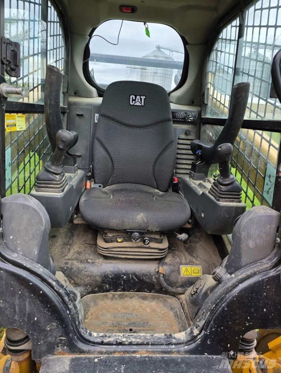CAT 262D3 Kompaktrakodók