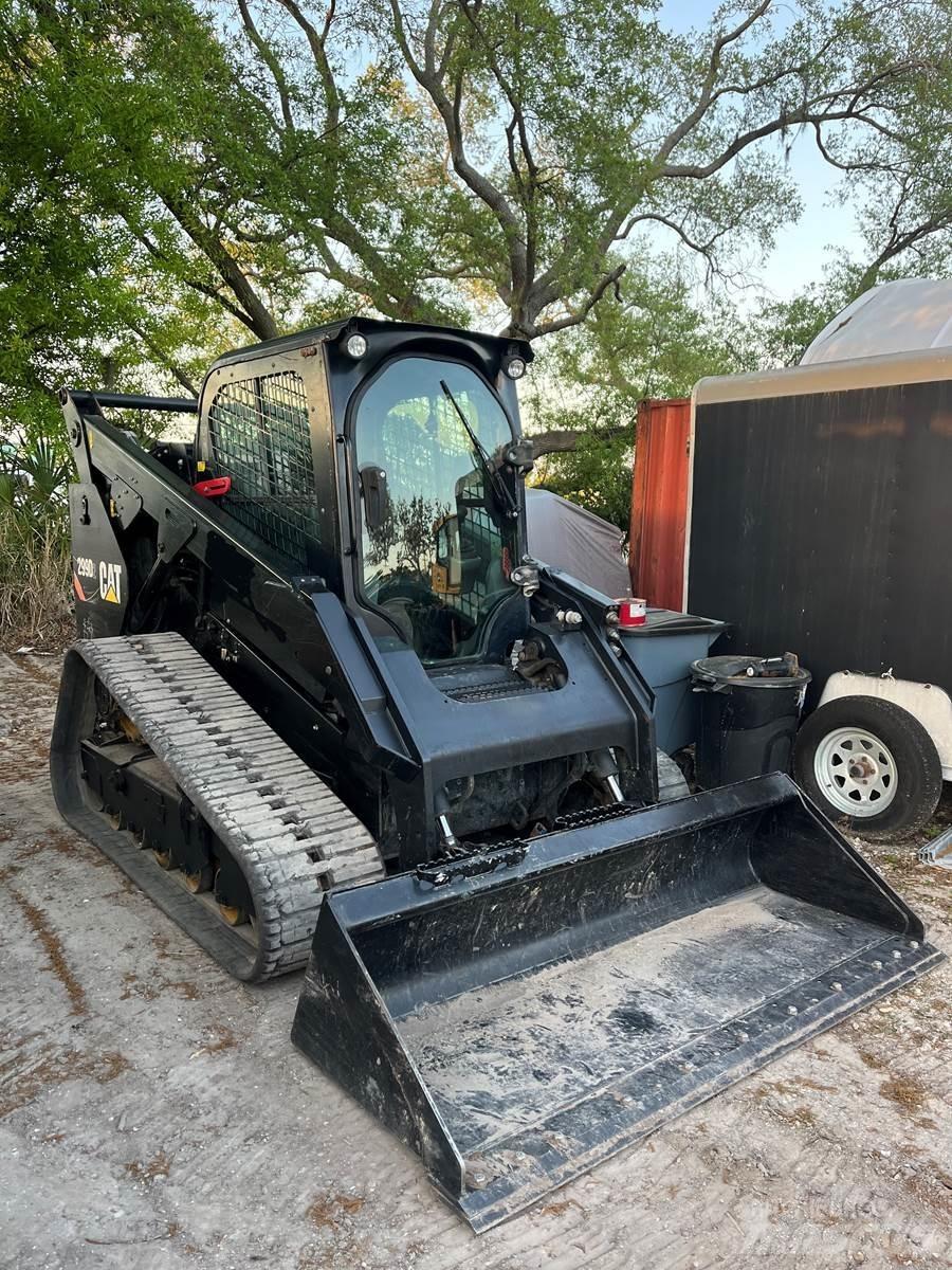 CAT 299D2 Kompaktrakodók