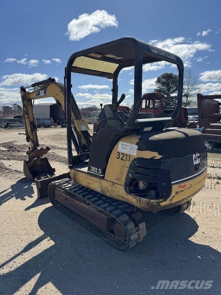 CAT 302.5 Mini kotrók < 7t