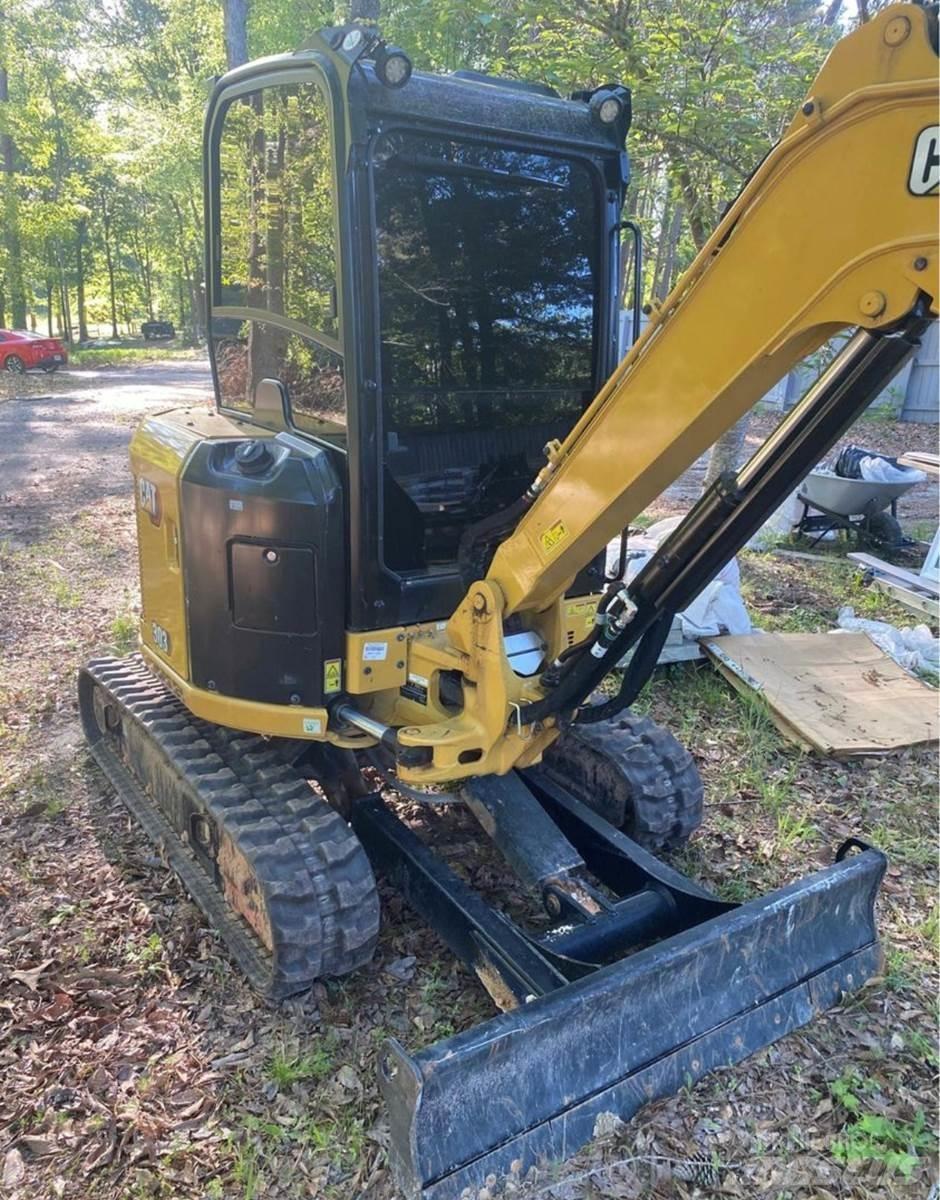 CAT 303CR Mini kotrók < 7t