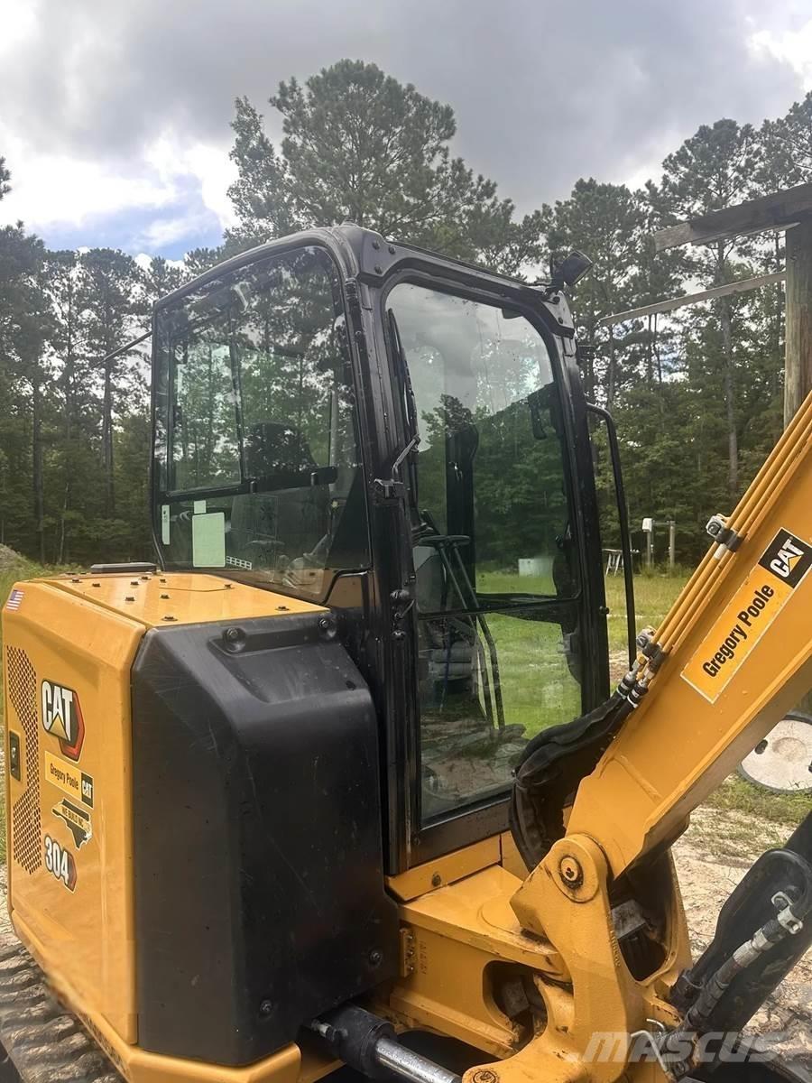 CAT 304 Mini kotrók < 7t