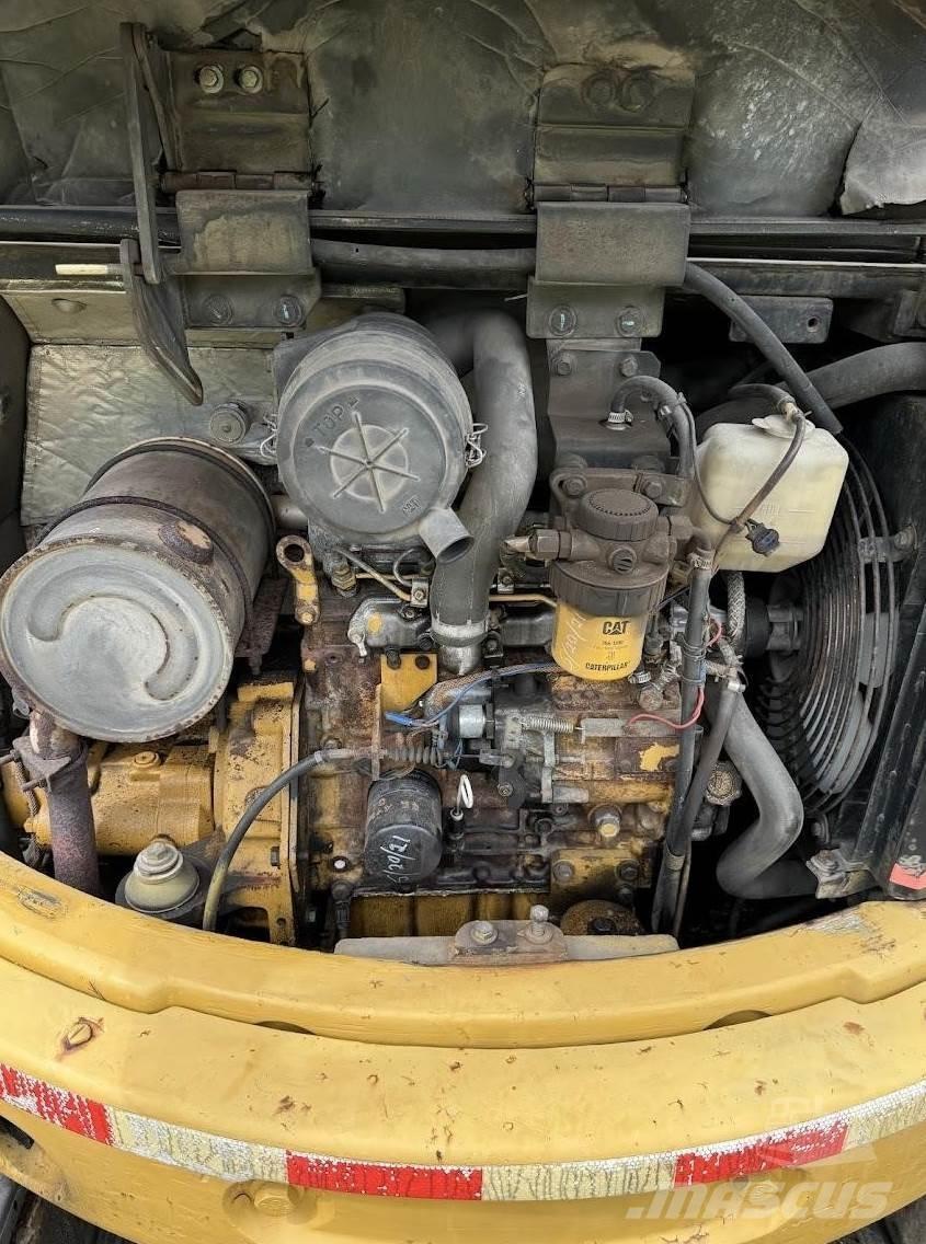 CAT 304CR Mini kotrók < 7t