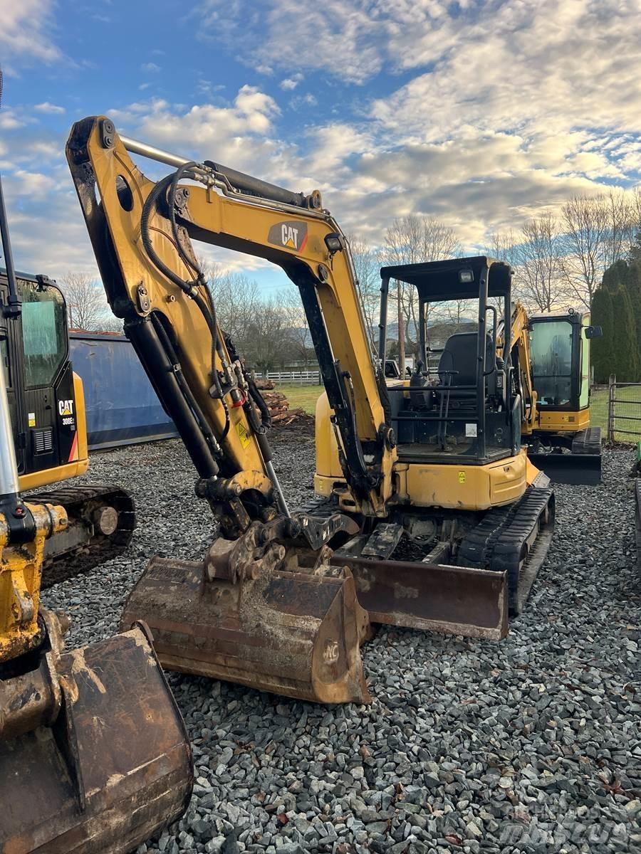 CAT 305 Mini kotrók < 7t