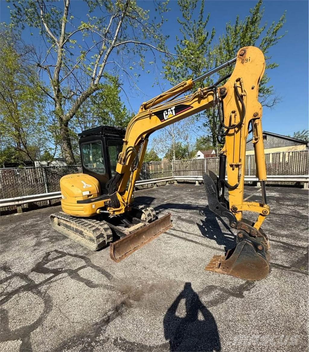 CAT 305CR Mini kotrók < 7t
