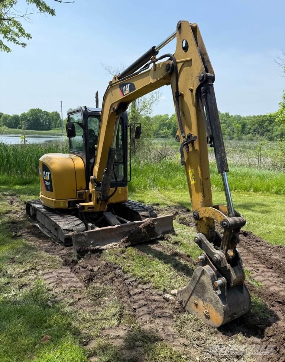 CAT 305E2 Mini kotrók < 7t
