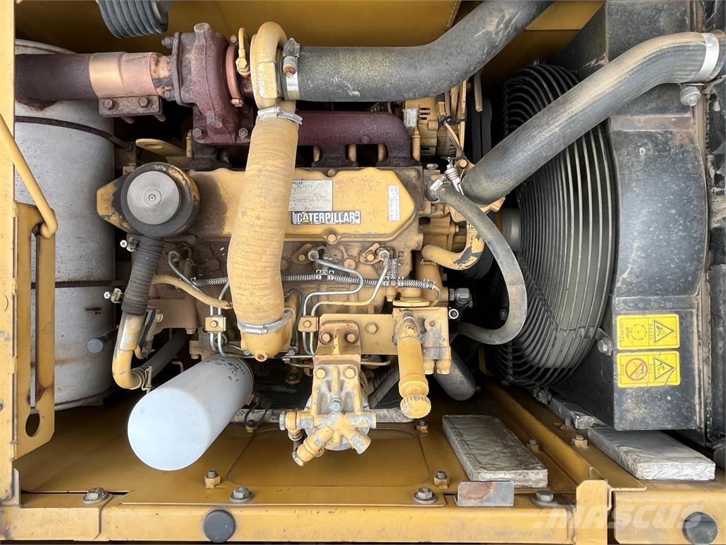 CAT 311C Lánctalpas kotrók