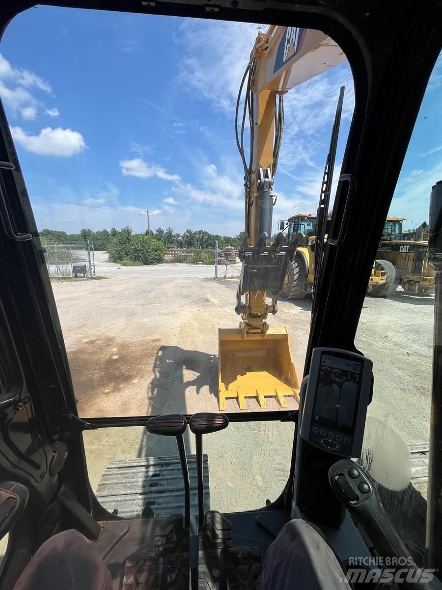 CAT 313FL Lánctalpas kotrók