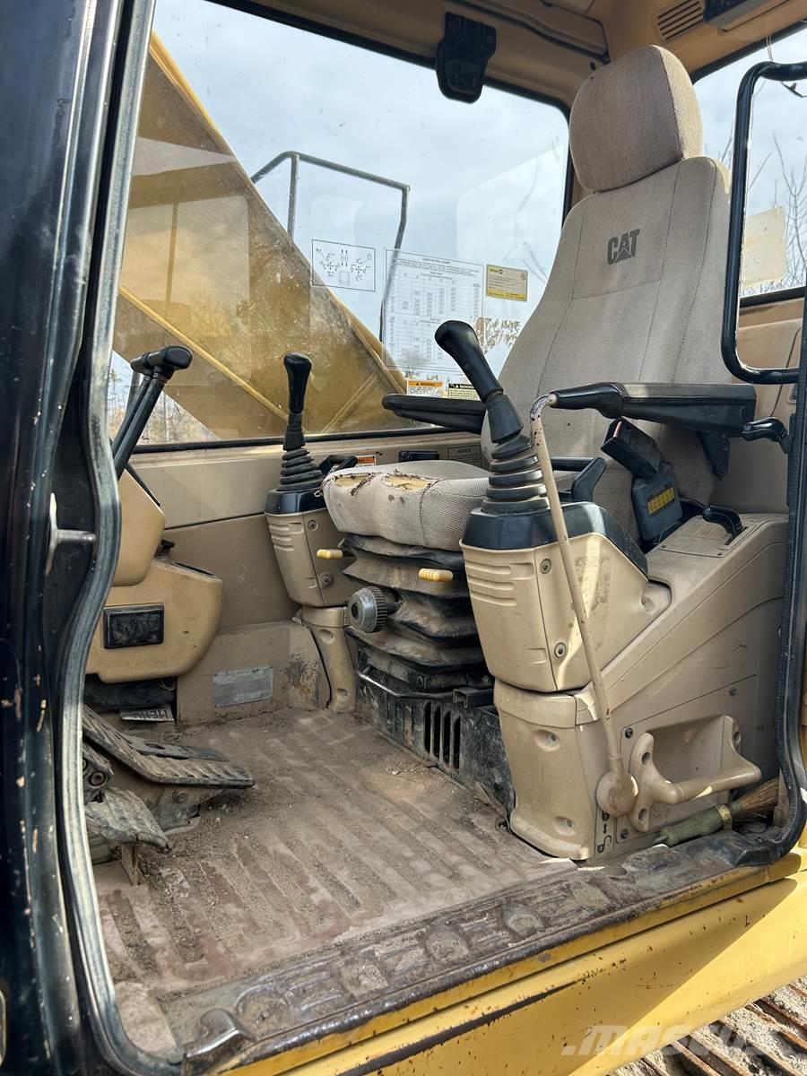 CAT 320L Lánctalpas kotrók