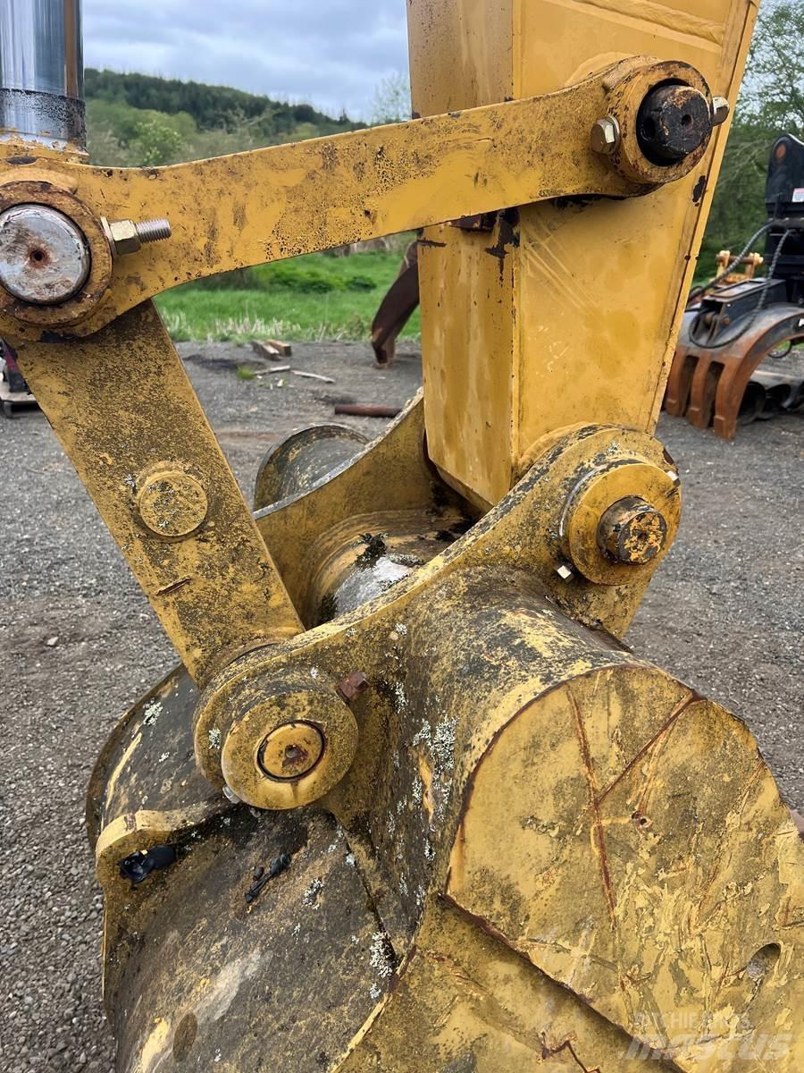 CAT 322C Lánctalpas kotrók