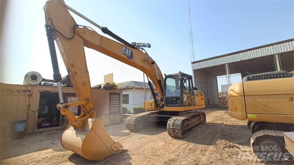 CAT 323D3 Lánctalpas kotrók