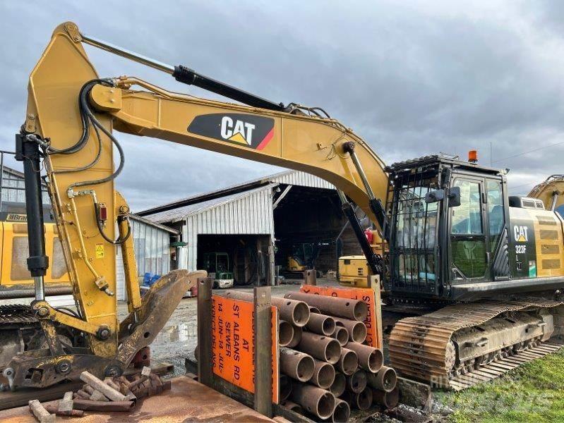 CAT 323FL Lánctalpas kotrók