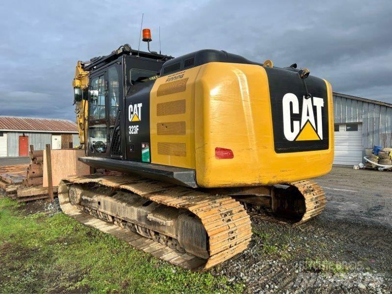 CAT 323FL Lánctalpas kotrók