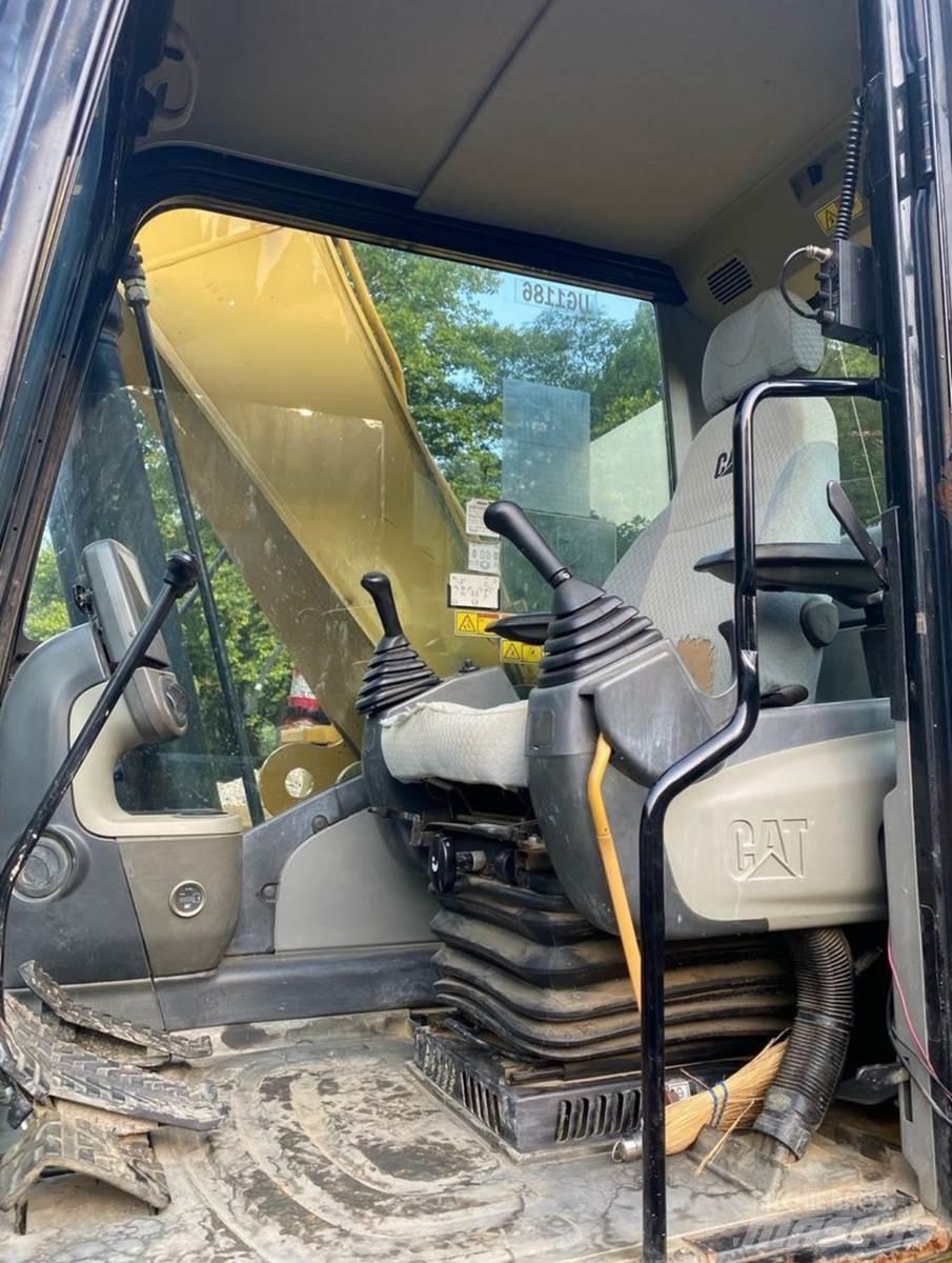 CAT 324DL Hosszú gém kotrók