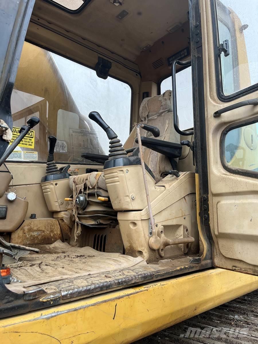 CAT 325 Lánctalpas kotrók
